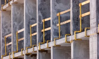 Wzmocnienia konstrukcji – stalowe elementy wzmacniające