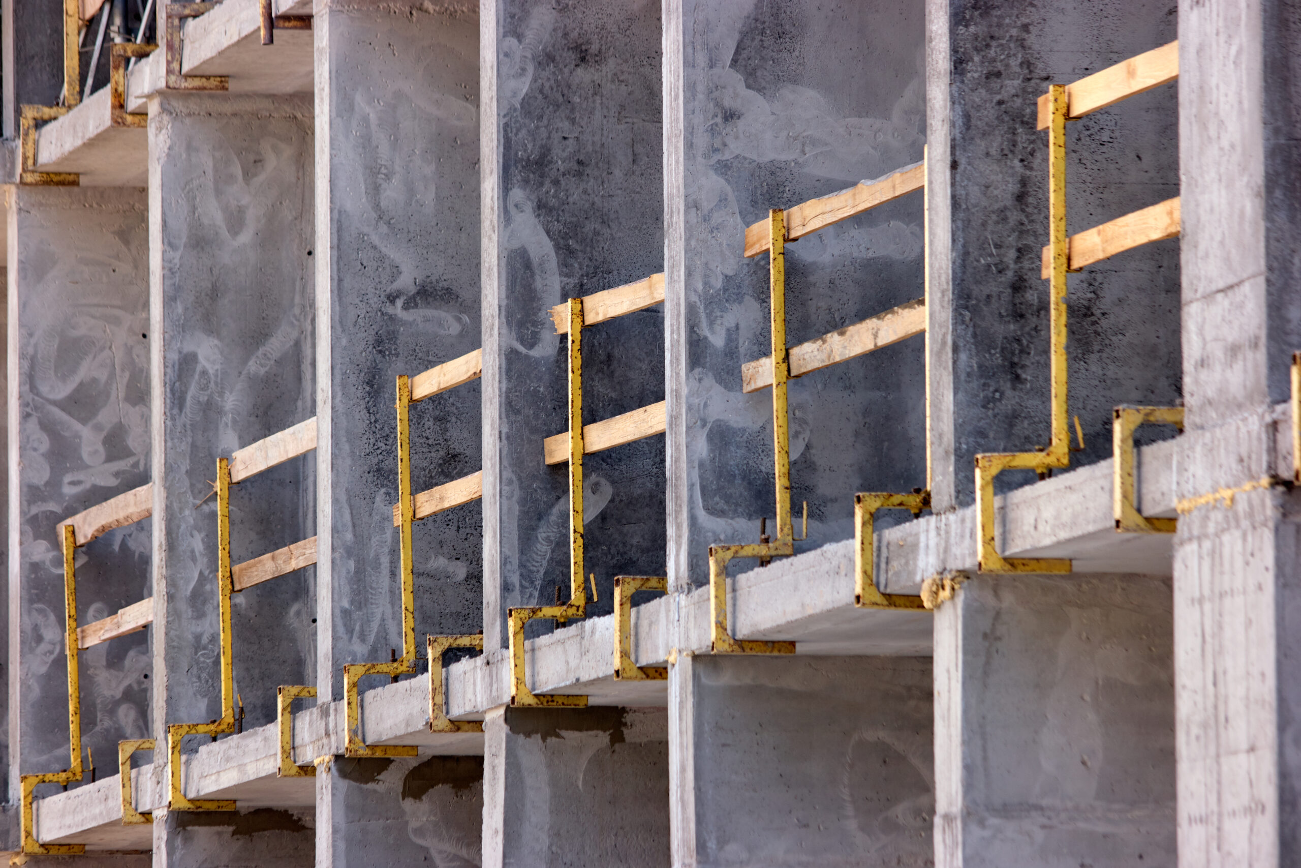 Wzmocnienia konstrukcji – stalowe elementy wzmacniające